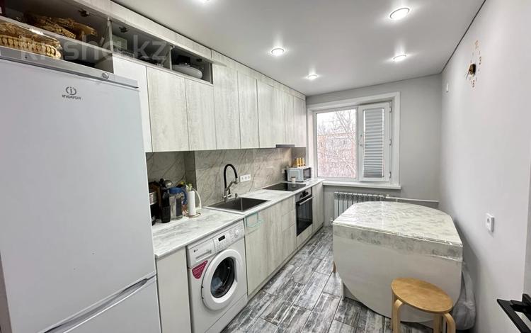 4-бөлмелі пәтер · 61.3 м² · 5/5 қабат, Пришахтинск, 23й микрорайон — 25 школа, бағасы: 16 млн 〒 в Караганде, Алихана Бокейханова р-н — фото 11