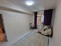 2-комнатная квартира · 55 м² · 5/5 этаж, мкр Аксай-1А 10а — Толе-би, Момышулы за 300 000 ₸ в Алматы, Ауэзовский р-н — фото 2