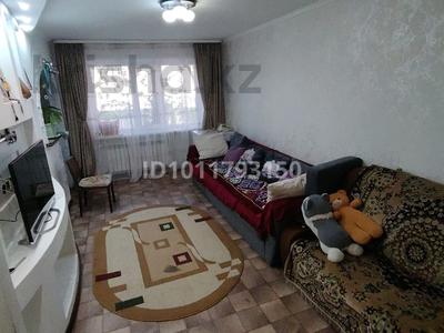 2-бөлмелі пәтер · 44 м² · 1/5 қабат, Майкудук, Майкудук, 15й микрорайон, бағасы: 9.5 млн ₸ в Караганде, Алихана Бокейханова р-н