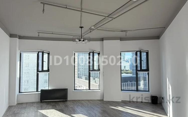 Офисы · 35 м² за 490 000 ₸ в Астане, Есильский р-н — фото 12