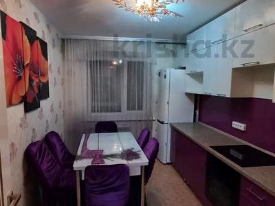 2-бөлмелі пәтер · 60 м² · 8/9 қабат, Байтурсынова 65 — 20школа, спорткомплекс Тарлан, бағасы: 15 000 ₸ в Семее