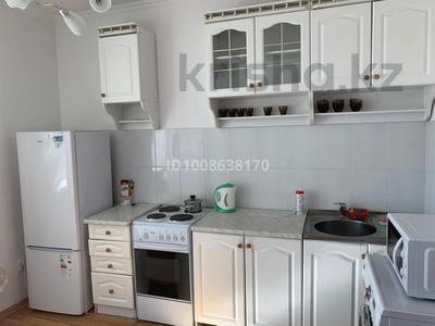 1-комнатная квартира · 50 м² · 10/12 этаж, Кабанбай батыра 42 — Алматы за 200 000 〒 в Астане, Есильский р-н