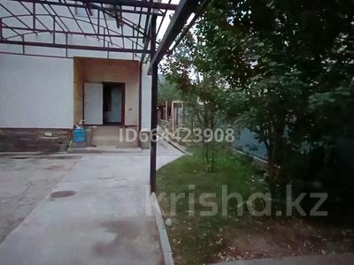 Отдельный дом · 8 комнат · 330 м² · 5.1 сот., Мкр 4 квартал 28 — Магазина "дос", детсад "коркем" за 75 млн 〒 в Кемертогане