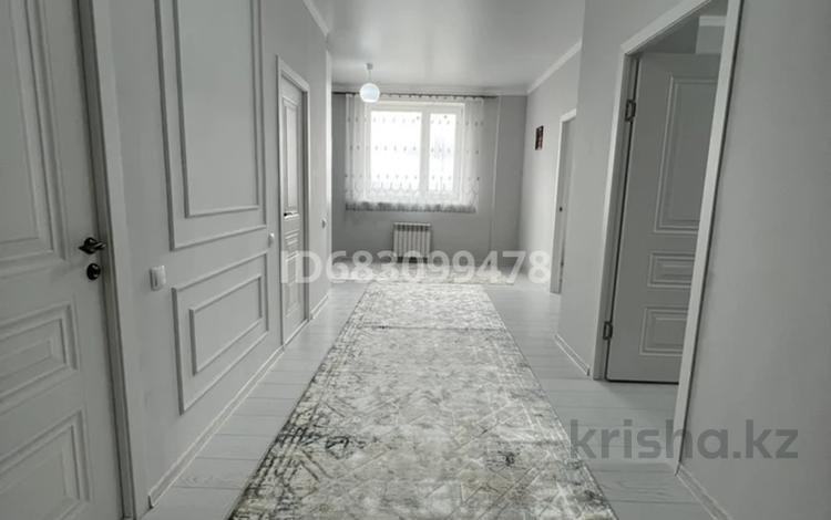 2-бөлмелі пәтер · 82 м² · 6/6 қабат, Авангард 2 микрорайон 6А — Супермаркет Каспий Идеал, бағасы: 29 млн ₸ в Атырау — фото 2