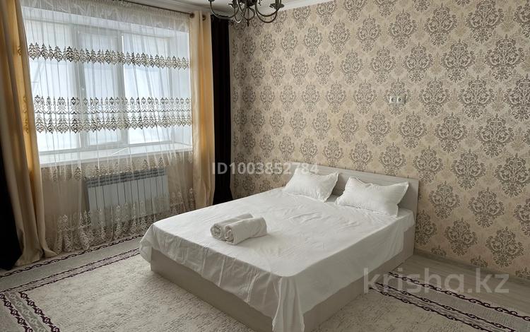 1-комнатная квартира · 43 м² · 7/9 этаж, мкр. Алтын орда 20д — По Алие Молдогуловой за 10 000 〒 в Актобе — фото 2