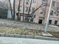 Свободное назначение, офисы, фитнес и спорт, медцентры и аптеки, образование, развлечения, конференц-залы, кабинеты и рабочие места, студии · 85 м² за 850 000 ₸ в Алматы, Алмалинский р-н