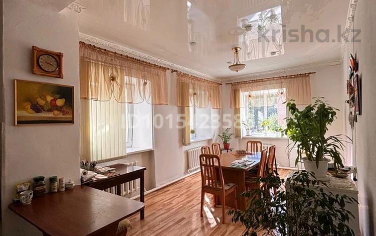 3-комнатная квартира · 152.4 м² · 1/2 этаж, Шухова 34 А за 58 млн ₸ в Петропавловске — фото 2