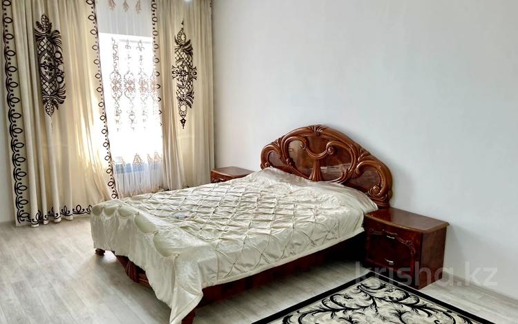 1-бөлмелі пәтер · 45 м² · 1/4 қабат, Санырақ батыр 55/7, бағасы: 11 000 ₸ в Таразе — фото 2