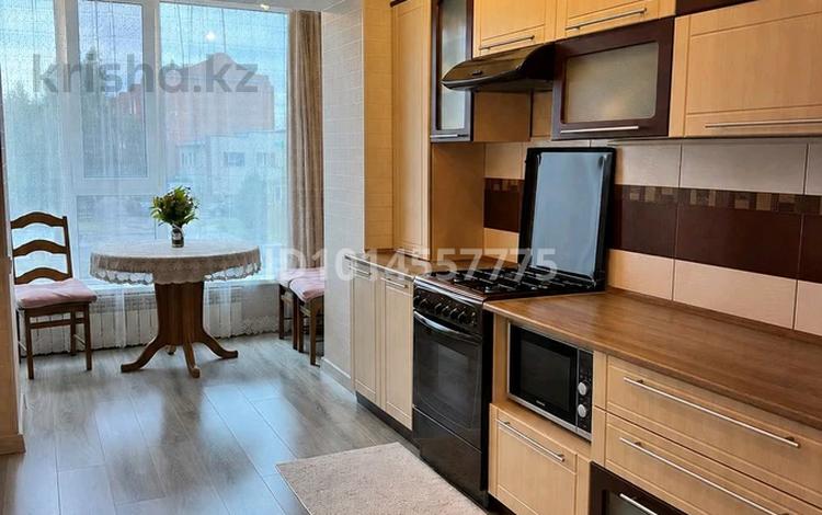 4-комнатная квартира · 100 м² · 2/5 этаж, Кизатова за 45.5 млн ₸ в Петропавловске — фото 2