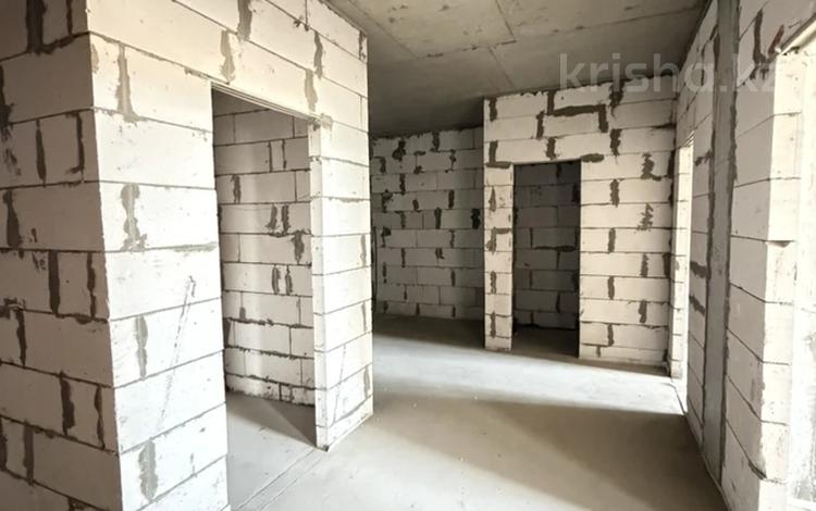 3-бөлмелі пәтер · 143.7 м² · 2/9 қабат, Ақ Шағала -ш/а., Жалена Тулепова 17Б, бағасы: 57 млн ₸ в Атырау, мкр Ак Шагала — фото 2
