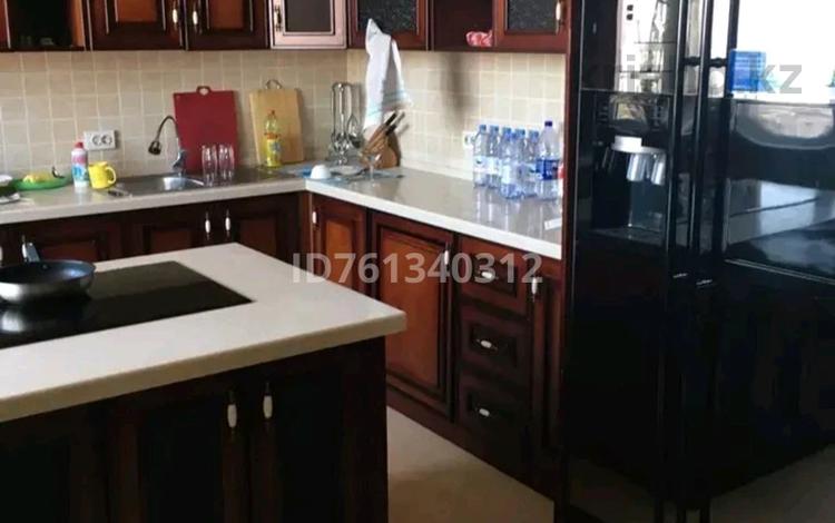5-бөлмелі пәтер · 208.6 м² · 5/9 қабат, Кунаева 65, бағасы: 107 млн ₸ в Шымкенте, Туран р-н — фото 2