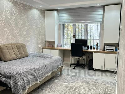 4-комнатная квартира · 85 м² · 1/5 этаж, мкр Аксай-3А — Между Момышулы и Яссауи за 47.5 млн ₸ в Алматы, Ауэзовский р-н