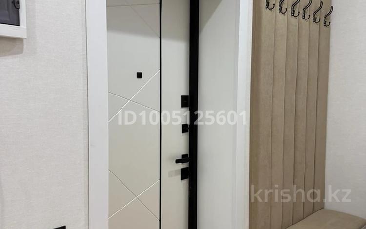 3-комнатная квартира · 80 м² · 2/5 этаж, Есенберлина 43 за 55 млн ₸ в Усть-Каменогорске, Ульбинский — фото 2