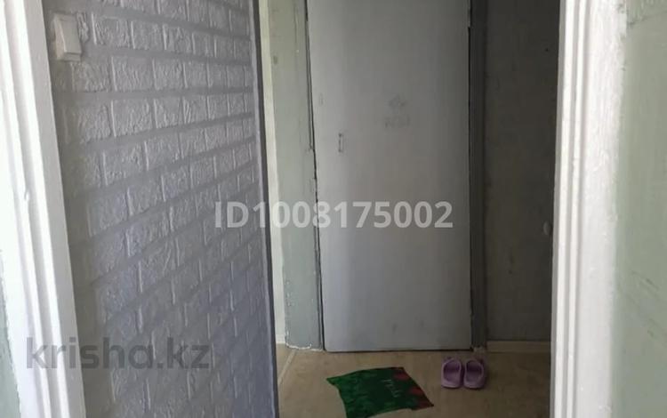 1-комнатная квартира · 32 м² · 3/5 этаж, Майкудук, 14й микрорайон 35 за 8 000 ₸ в Караганде, Алихана Бокейханова р-н — фото 2