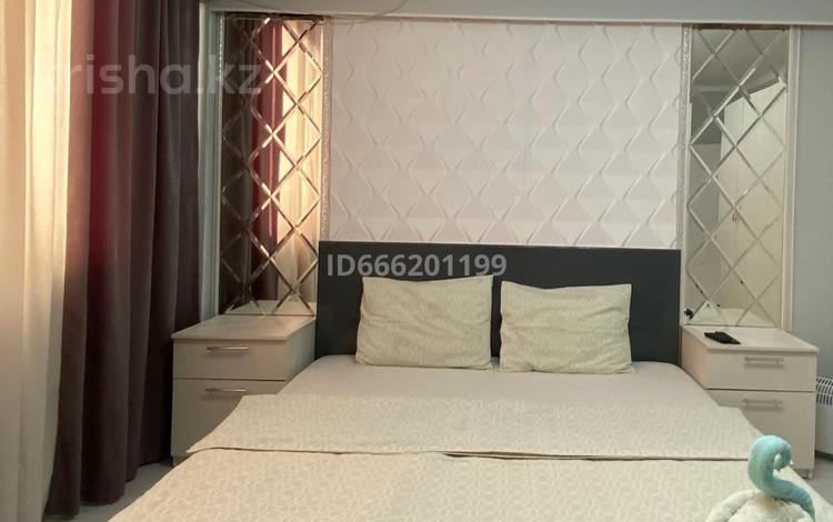 1-комнатная квартира · 40 м² · 1/5 этаж, мкр Нурсая за 10 000 〒 в Атырау — фото 7