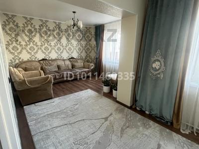 3-комнатная квартира · 80.3 м² · 2/5 этаж, Кокжал барака 22/1 — Школа №48 за 36 млн 〒 в Усть-Каменогорске