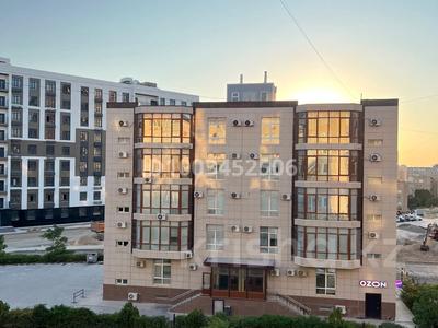 Продажа коммерческой недвижимости в Мангистауской обл.: Свободное назначение, офисы, склады, образование · 1100 м² за 440 млн 〒 Свободное назначение, офисы, склады, образование · 1100 м² за 440 млн 〒 в Актау, 14-й мкр