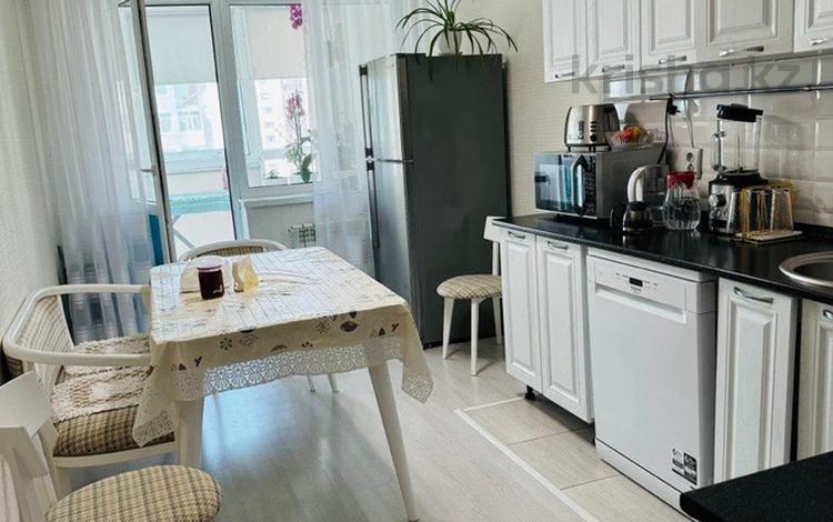 2-комнатная квартира · 80.4 м² · 16/16 этаж, Ахмет Байтурсынова 23/2 — Мечеть Хазрет Султана, Драматический театр им.Куанышбаева, школа 72 за 50 млн 〒 в Астане, Алматы р-н — фото 2