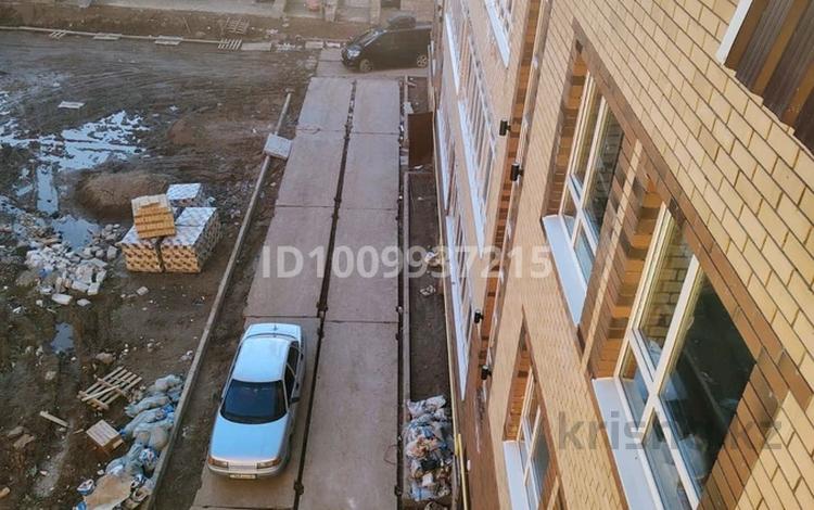 3-комнатная квартира · 100 м² · 4/4 этаж, мкр Жулдыз — Айзат ресторан за 23 млн ₸ в Уральске — фото 2