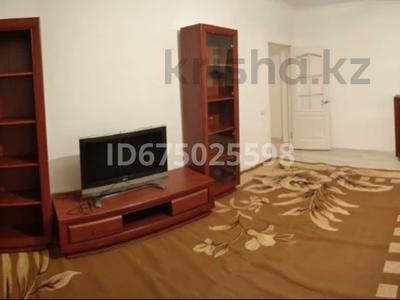 2-бөлмелі пәтер, 72 м², 10/10 қабат ай сайын, мкр Аксай-1 10/3, бағасы: 269 000 〒 в Алматы, Ауэзовский р-н