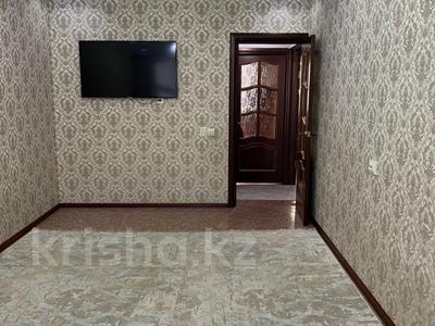 4-бөлмелі пәтер, 90 м², 5/5 қабат, 13-й мкр 24, бағасы: 20 млн 〒 в Актау, 13-й мкр