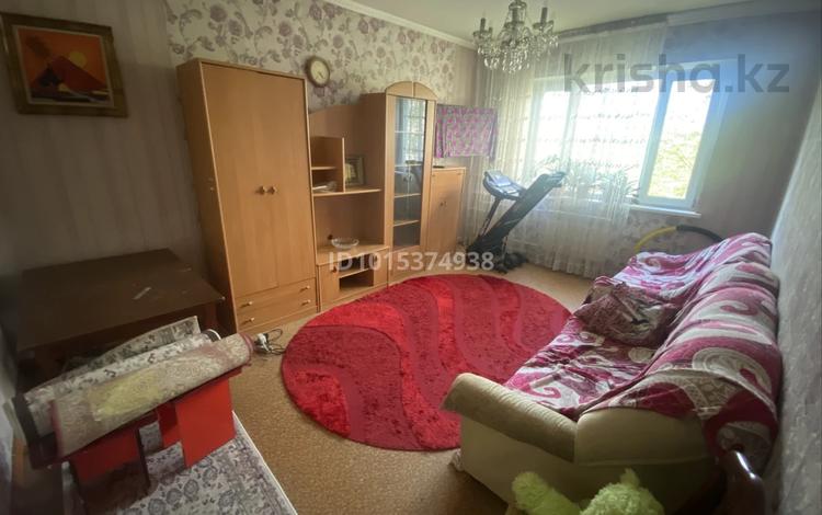 2-комнатная квартира · 54 м² · 4/9 этаж, мкр Аксай-4 80 за 300 000 ₸ в Алматы, Ауэзовский р-н — фото 5