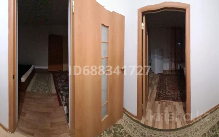 1-комнатная квартира, 52 м², 1/16 этаж помесячно, мкр. Алмагуль 20 — Поликлиника номер 7 за 120 000 〒 в Атырау, мкр. Алмагуль — фото 40