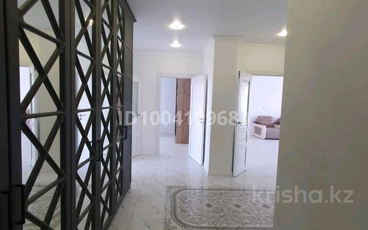 3-бөлмелі пәтер · 130 м² · 5/6 қабат, мкр Жана Орда 25/1, бағасы: 45 млн ₸ в Уральске — фото 2