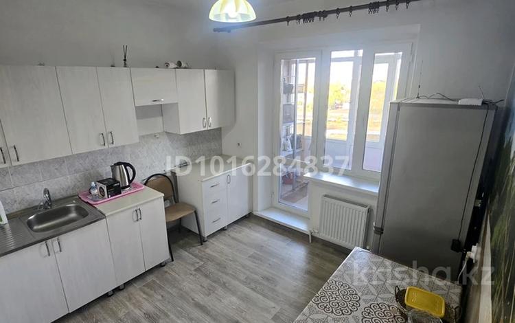 1-комнатная квартира · 39 м² · 5/9 этаж, мкр Юго-Восток, Шапагат 7 — Пр Республики за 190 000 ₸ в Караганде, Казыбек би р-н — фото 7