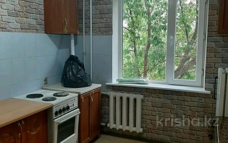 3-бөлмелі пәтер · 65 м² · 3/5 қабат, Степной 4 ш/а. 6 — Остановка Швейная фабрика, бағасы: 200 000 ₸ в Караганде, Казыбек би р-н — фото 2