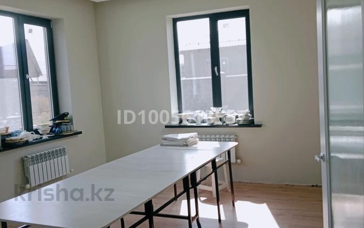 Отдельный дом · 5 комнат · 180 м², Байдибек баба 7 — Магазин Адеми за 500 000 〒 в Туздыбастау (Калинино) — фото 2