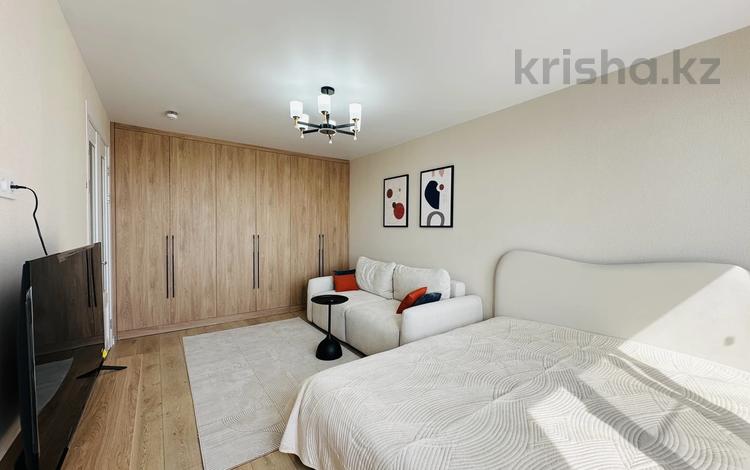 1-комнатная квартира · 36 м² · 13/17 этаж, Улы Дала 14 за 250 000 ₸ в Астане, Нура р-н — фото 2
