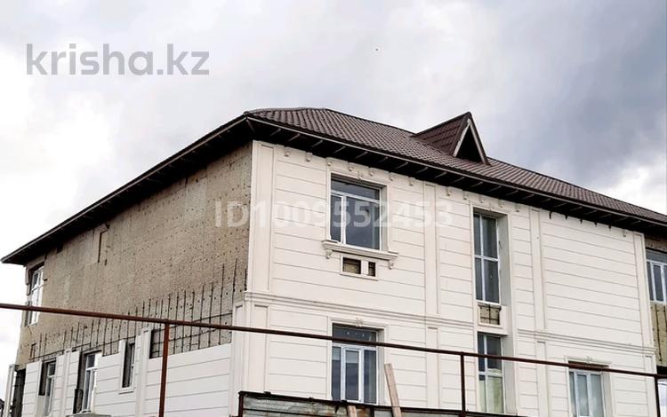 Отдельный дом · 9 комнат · 435 м² · 10 сот., мкр Уркер, Е 614 5 — Садика за 150 млн ₸ в Астане, Нура р-н — фото 2