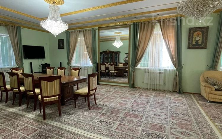 Отдельный дом · 8 комнат · 300 м² · 9.5 сот., Жанша досмухамедов 36а за 43 млн 〒 в Атырау — фото 2