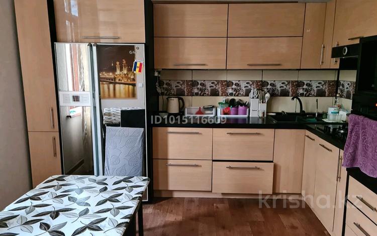 3-комнатная квартира · 80 м² · 1/3 этаж, мкр Алгабас, Камажай за 300 000 ₸ в Алматы, Алатауский р-н — фото 2
