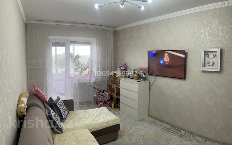 2-бөлмелі пәтер · 50.5 м² · 9/9 қабат, мкр Юго-Восток, Мкр Шапагат 7 — За магазином Строймарт, цветной дом., бағасы: 23.5 млн ₸ в Караганде, Казыбек би р-н — фото 2