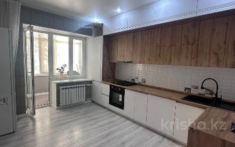 3-комнатная квартира · 90 м² · 1/5 этаж, мкр. Алтын орда, алий молдагуловой за 38 млн ₸ в Актобе — фото 4