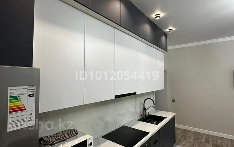 3-комнатная квартира · 65 м² · 5/8 этаж, Толе би 25/1 — Улы дала - Толеби за 300 000 ₸ в Астане, Нура р-н — фото 2