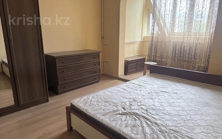3-комнатная квартира · 65 м² · 6/9 этаж, мкр Аксай-4 за 43.5 млн ₸ в Алматы, Ауэзовский р-н — фото 2