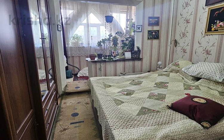 2-комнатная квартира · 58 м² · 8/9 этаж, мкр Аксай-4 за 36.5 млн ₸ в Алматы, Ауэзовский р-н — фото 2