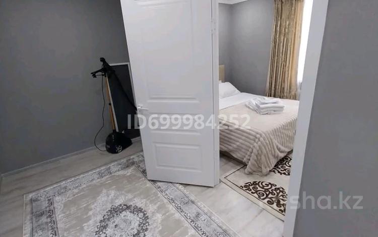2-комнатная квартира · 54 м² · 1 этаж, бульвар Абая — Остановка Жанерке за 20 000 ₸ в  — фото 2