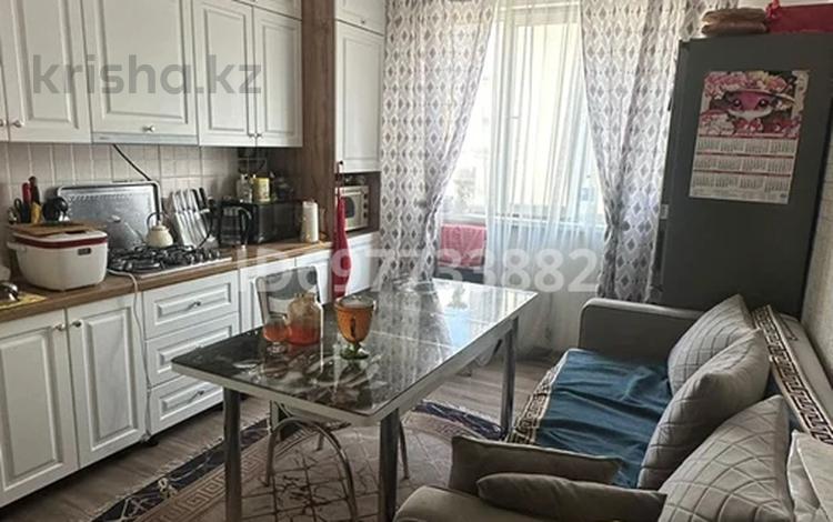 2-комнатная квартира, 67.5 м², 6/10 этаж, мкр Акбулак, Чуланова 151 — Рыскулова за 36 млн 〒 в Алматы, Алатауский р-н — фото 2