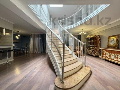 5-бөлмелі пәтер · 350 м² · 2/2 қабат, Ходжанова 15, бағасы: 2.3 млн 〒 в Алматы, Бостандыкский р-н