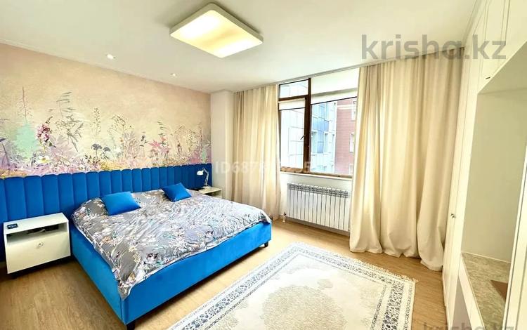 4-комнатная квартира · 150 м² · 7/21 этаж, Кабанбай батыра 43В за 700 000 ₸ в Астане, Есильский р-н — фото 2