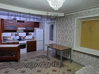 3-комнатная квартира, 64 м², 2/9 этаж помесячно, Майры 49 за 180 000 〒 в Павлодаре