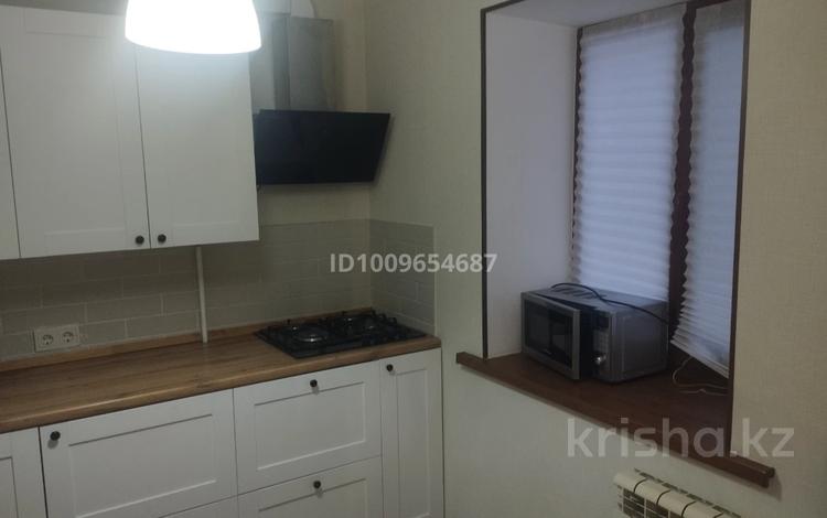 1-комнатная квартира · 35 м² · 1/6 этаж, мкр 8 288/1 за 140 000 〒 в Актобе — фото 3