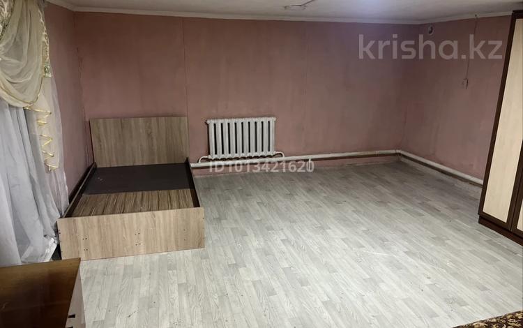 2-бөлмелі пәтер · 60 м² · 1/1 қабат, Щелкова 104 — Суюнбая бекмаханова, бағасы: 100 000 ₸ в Алматы, Турксибский р-н — фото 2