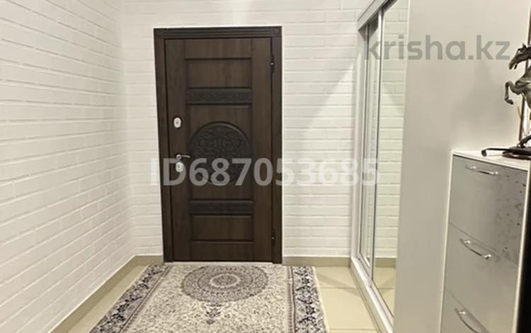 4-комнатная квартира · 212 м² · 8/8 этаж, Дулати 201а — М.Х.Дулати за 130 млн ₸ в Шымкенте, Аль-Фарабийский р-н — фото 2