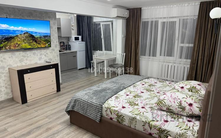 2-комнатная квартира · 50 м² · 1/5 этаж, Авангард 5 — Возле рынка коктем напротив актив центра за 15 000 〒 в Атырау, мкр Авангард-2 — фото 2