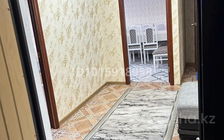 3-бөлмелі пәтер · 65.9 м² · 9/9 қабат, Строитель ш/а. 43, бағасы: 19 млн ₸ в Уральске, мкр Строитель — фото 2